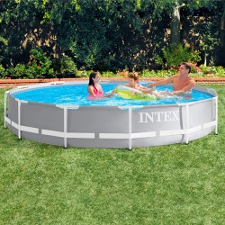 PISCINA CON DEPURADORA...